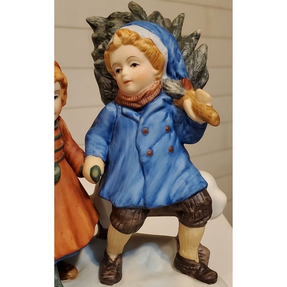 Vintage Avon Christmas Memories 1981 Porcelain Figurine - Picture 5 of 16